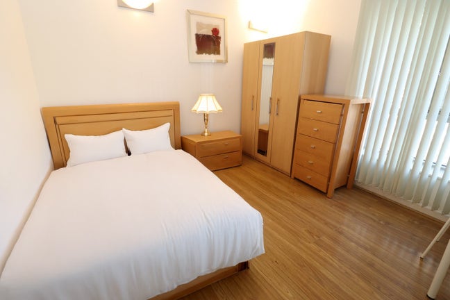 Double occupancy room available by The O2 arena Main Photo