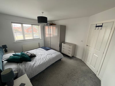 Double Room (en-suite) for rent in Farnborough Main Photo