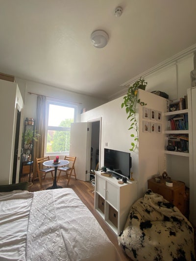 Cute Studio 15 minutes from Finsbury Park  Main Photo