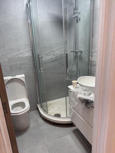 Studio room to let own kitchen and en-suite  Main Photo