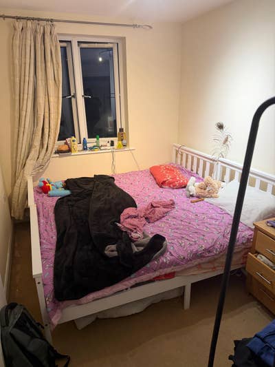 Room available for single or double occupants Main Photo