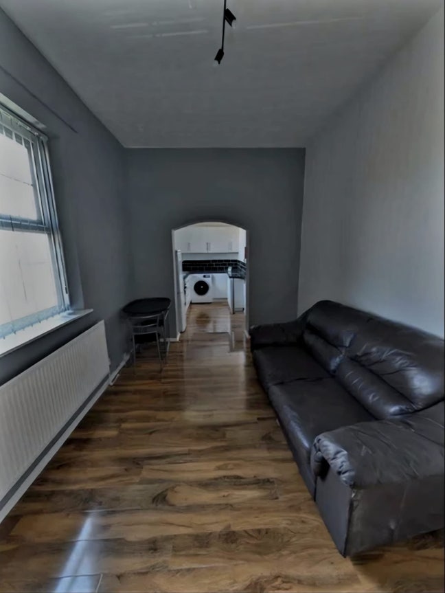 Modern First Floor One Bedroom Apartment Main Photo