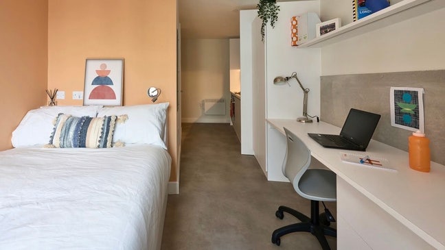 URGENT Sublet: View Studios  Main Photo