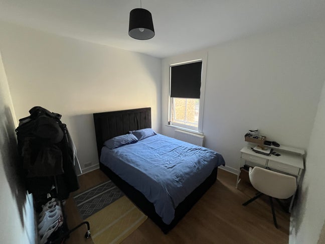1 Double Room and 1 Single Room Available  Main Photo
