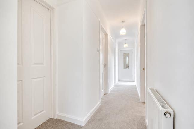 Two-Bedroom Bungalow – 8-Month Let – &pound;1,100+bills  Main Photo