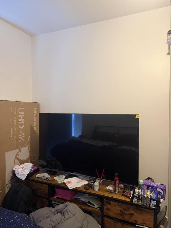 Looking for roommate Main Photo