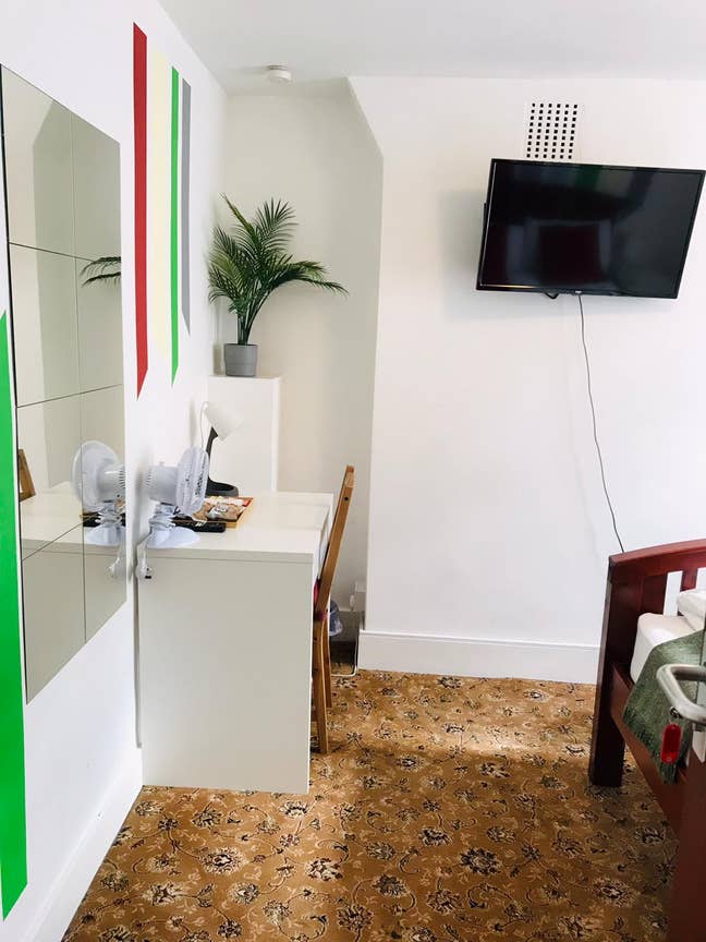 Spacious room is available near Whitechapel Main Photo