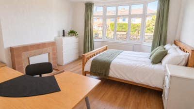 All Bills inc | 4 Doubles + Lounge | Filton BS34 Main Photo