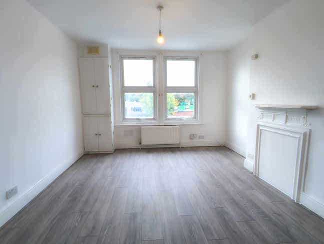 Renovated, Cosy Studio in Palmers Green Main Photo
