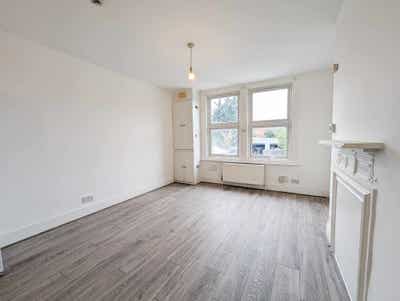 Renovated, Cosy Studio in Palmers Green Main Photo