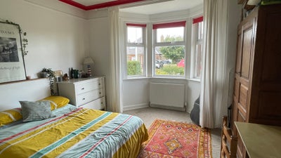 Double room in family home Main Photo