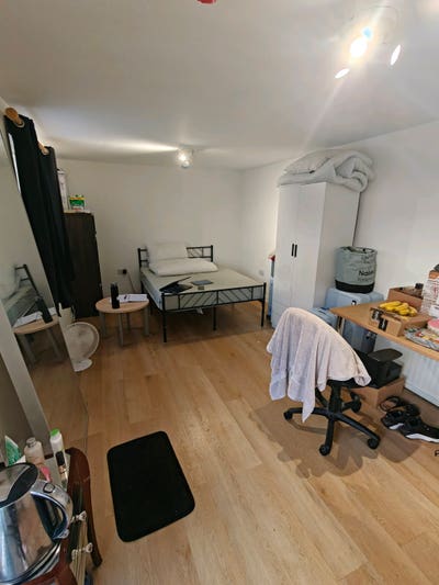 Studio Flat available for rent for 1st October  Main Photo
