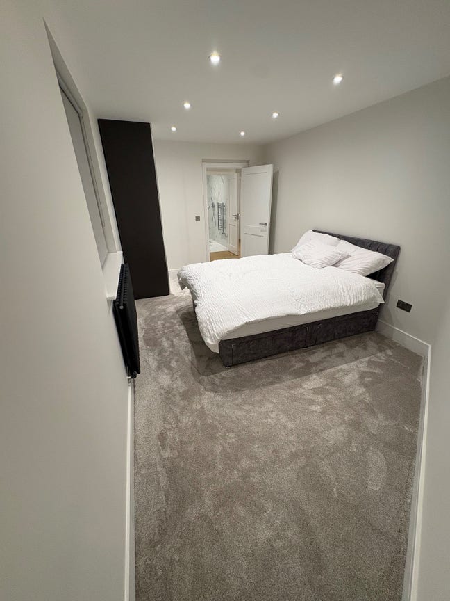 ⚡️Stunning 2 Bed 2 Bath Flat - NW1 near Station⚡️ Main Photo