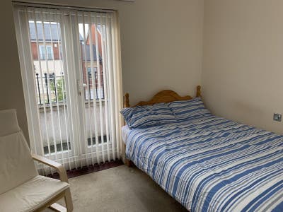 Superb Double En Suite Room in Professional House Main Photo