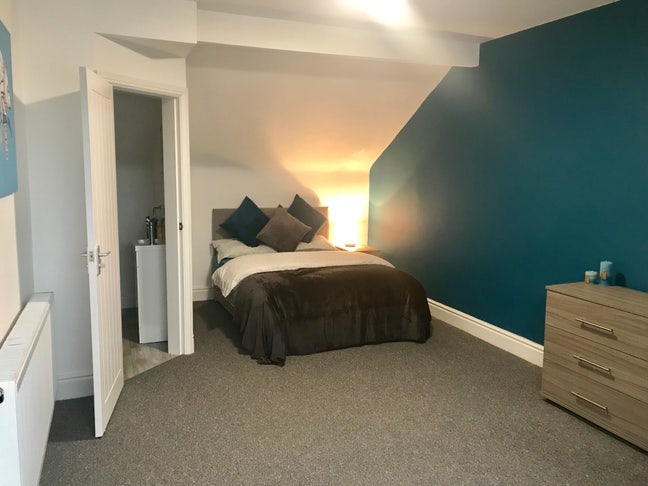 XXL En-Suite Room close to Hucknall High Street Main Photo