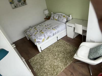 Double room to let in Gants Hill  Main Photo