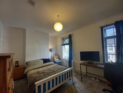 Large double bedroom (Fulham) 1st October Main Photo