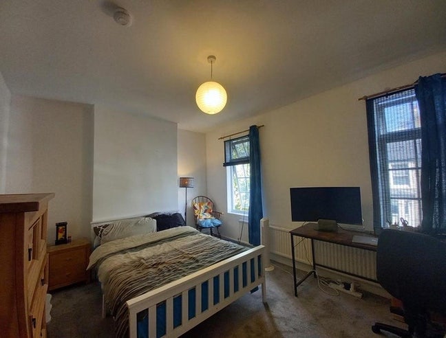 Large double bedroom (Fulham) 1st October Main Photo