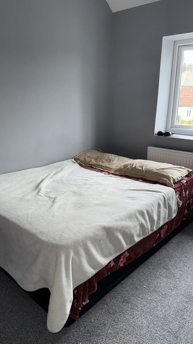 Double Room Available – Frinton Road, Romford RM5  Main Photo