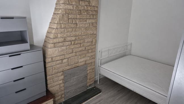 Double Room Available in DY1 Main Photo