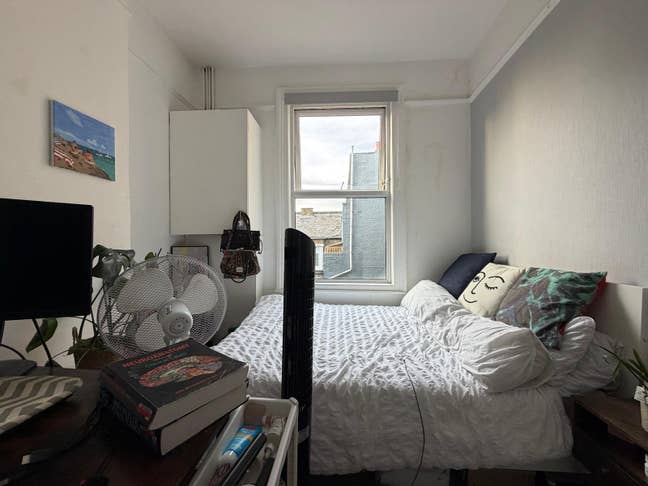 Spacious Room in SW18 – from November 1 Main Photo