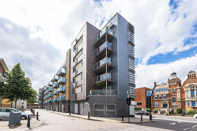 🏡 2 BED IN BOW – E3 4NZ Main Photo