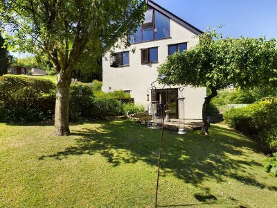 Double Room available in detached house Main Photo