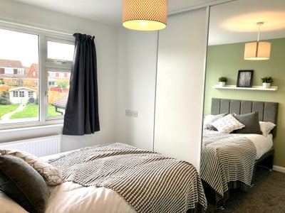 Welcome to Your New Snug Home 🛌🏡🚪

 

 Main Photo