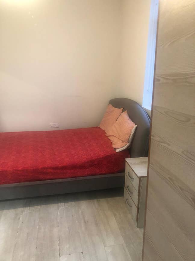 St Georges Road,BL1 2PH Ensuite double room Main Photo