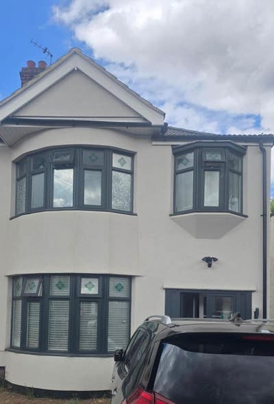 🌳 Rooms in 3-Bed House | Garden & Parking Main Photo