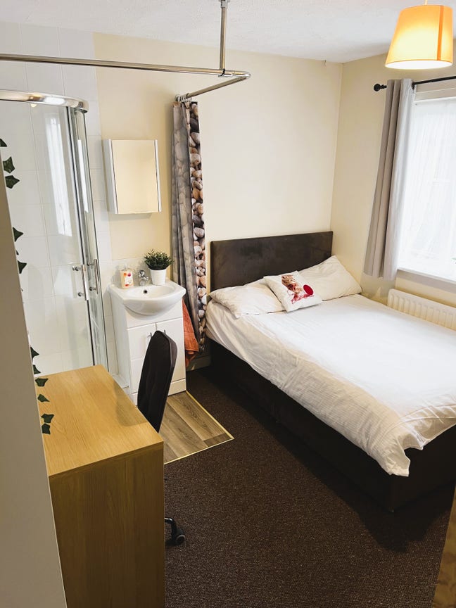 Double En Suite Room For Students  Main Photo