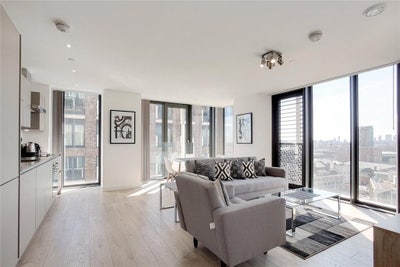 Room in a Shared Flat, Stratosphere Tower, E15 Main Photo
