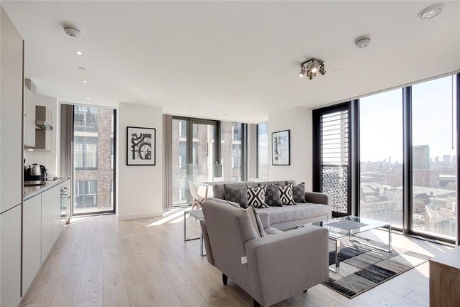 Room in a Shared Flat, Stratosphere Tower, E15 Main Photo