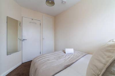 Room in a Shared Flat, York Road, W3 Main Photo