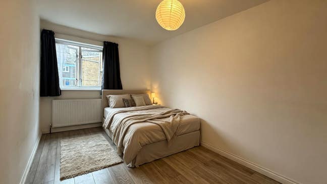 Beautiful Double rooms in 4 bedroom house Shadwell Main Photo