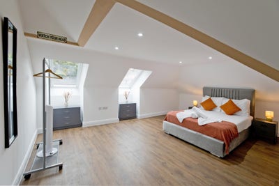 New & Modern 2 Bed in Manor House Main Photo