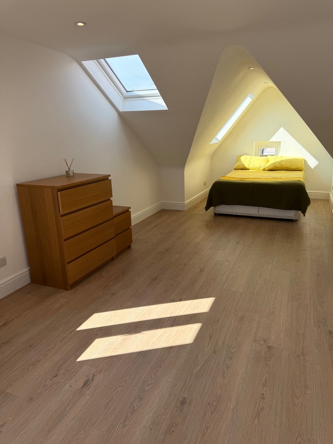 AN EN-SUITE  Main Photo