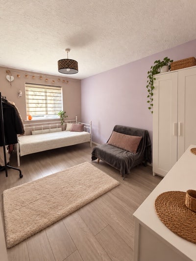 Bright Double Room in Quiet 2-Bed Flat – Feltham Main Photo