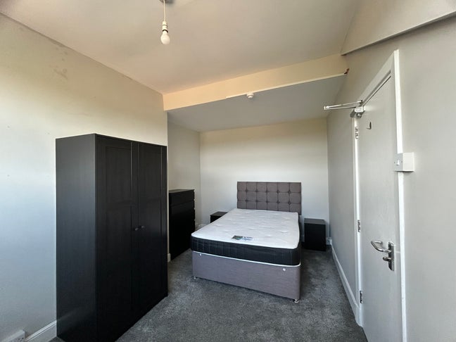 1 double room available from now Main Photo