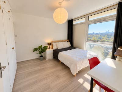 3 Panoramic Rooms otw to Oxford Circus Main Photo