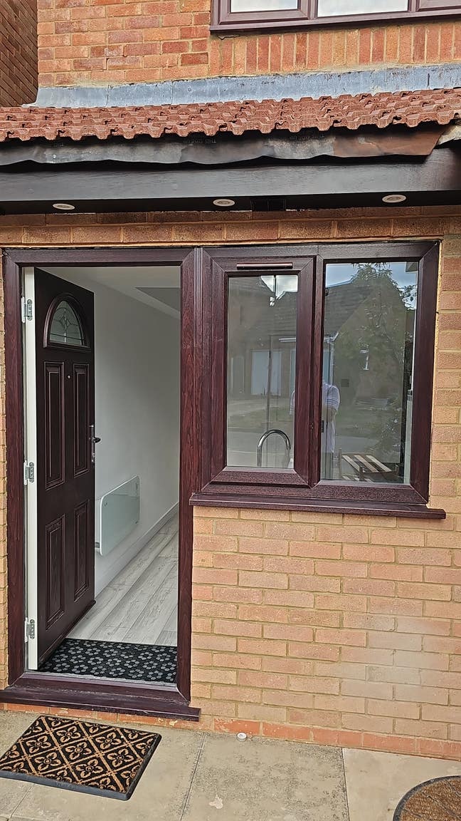 New built Studio with its own Kitchenette& Ensuite Main Photo