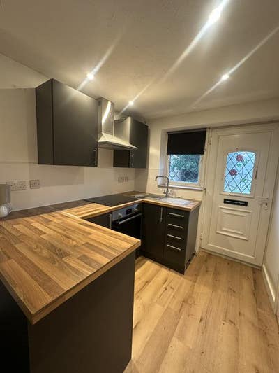 Fully self contained studio property Main Photo