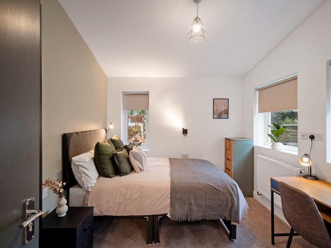 Studios & En-Suite | From &pound;580 | Bills Included Main Photo
