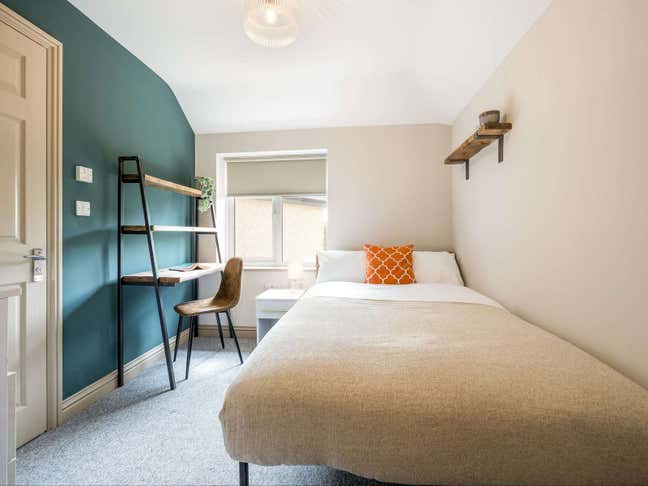 Ensuite Rooms Available 🏡 Glebelands Road Main Photo
