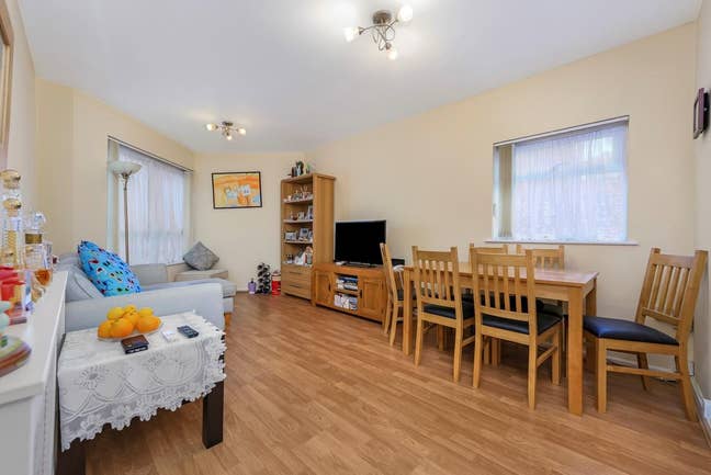 1 Bed Ground Floor Maisonette Main Photo