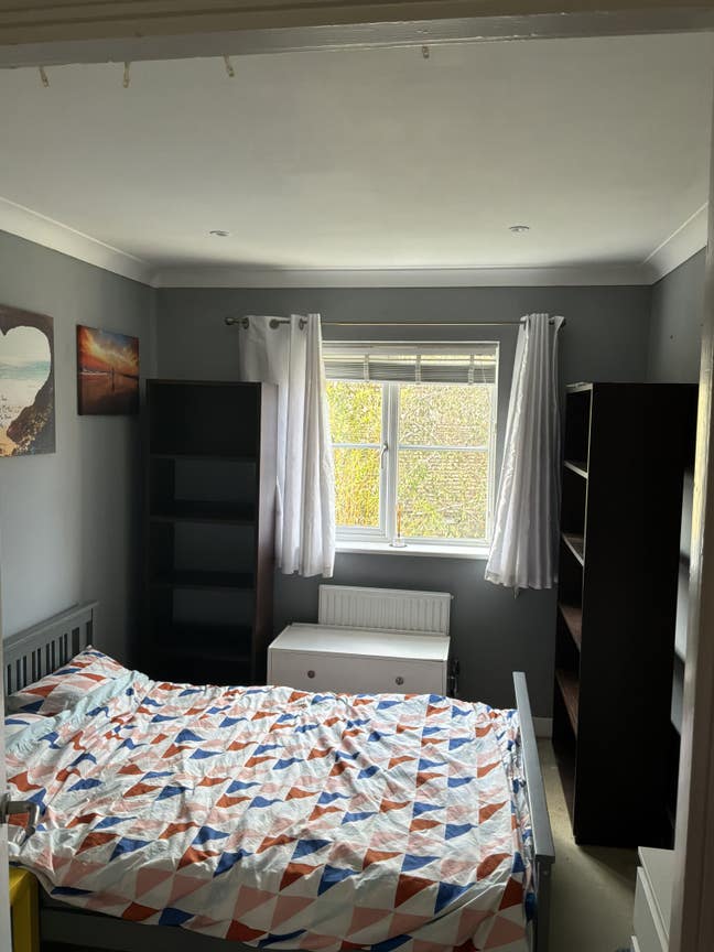 Comfortable & modern double room in Witney Main Photo