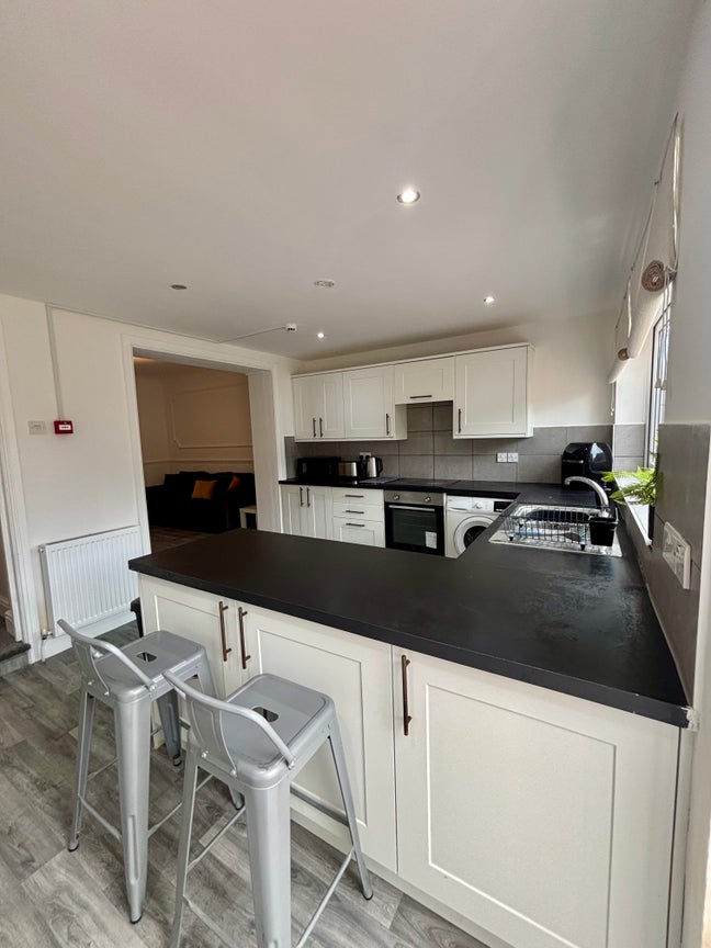 No Deposit | All Bills Included | Cleaner Included Main Photo