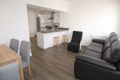 Rooms in 5-bed house DH1, bills inc Main Photo