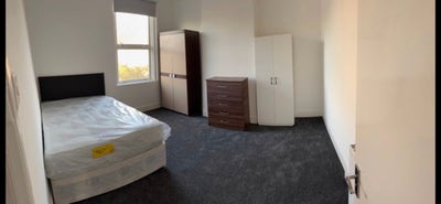 Double Room in Leyton Open to Couples Now Main Photo
