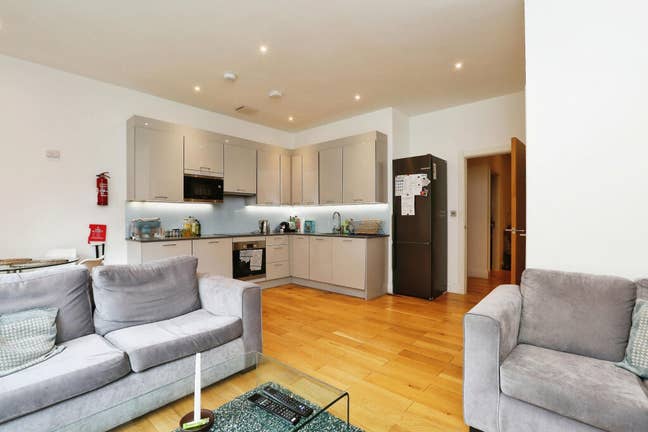 Lovely Ensuite Room Available - All Bills Included Main Photo